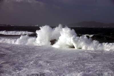 Waves in Dingle